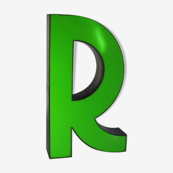 Letter r green