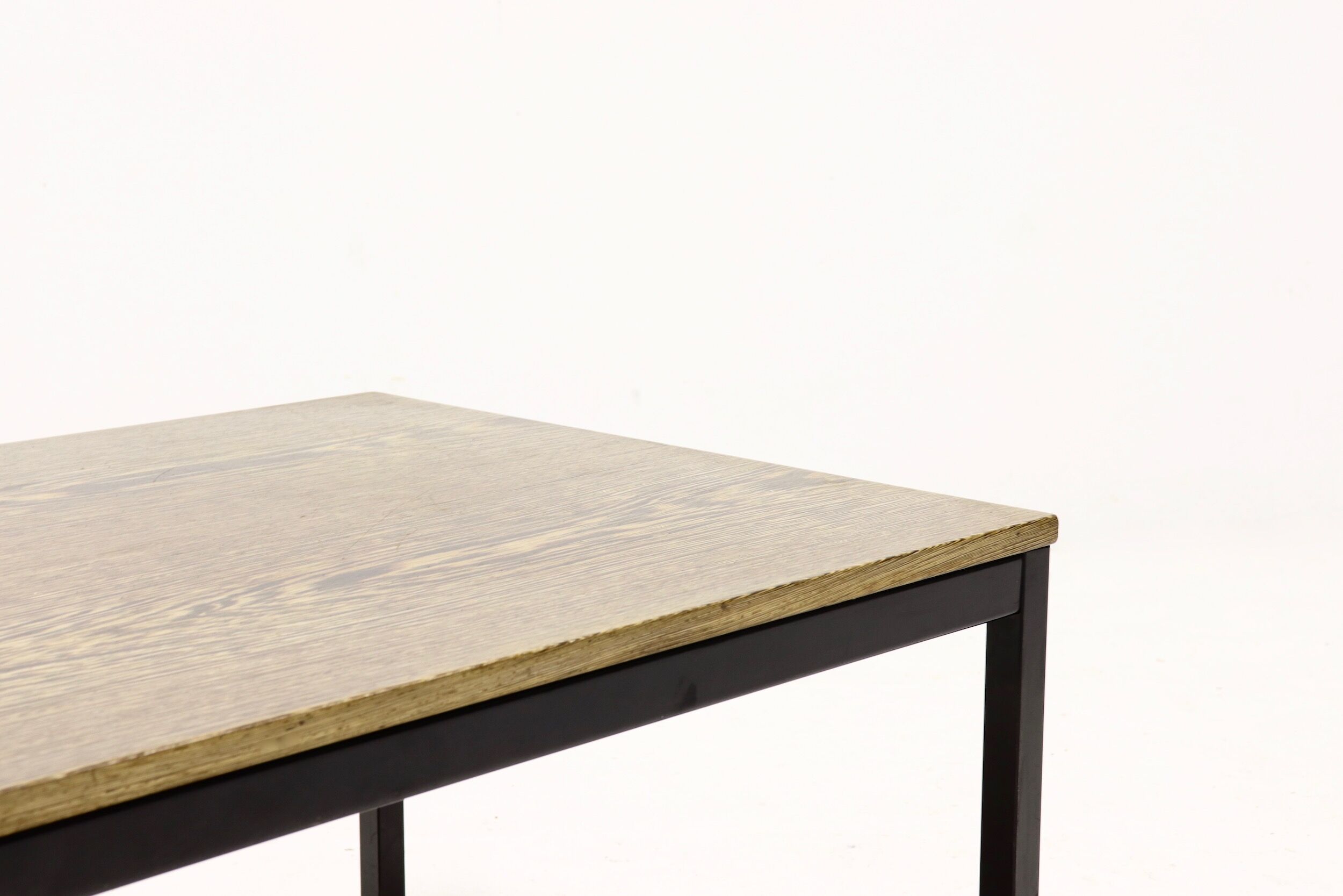 Table basse en wengé de la série Spectrum kw par Martin Visser dans les années 1960.