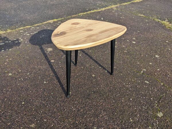 Table basse d'appoint pieds compas