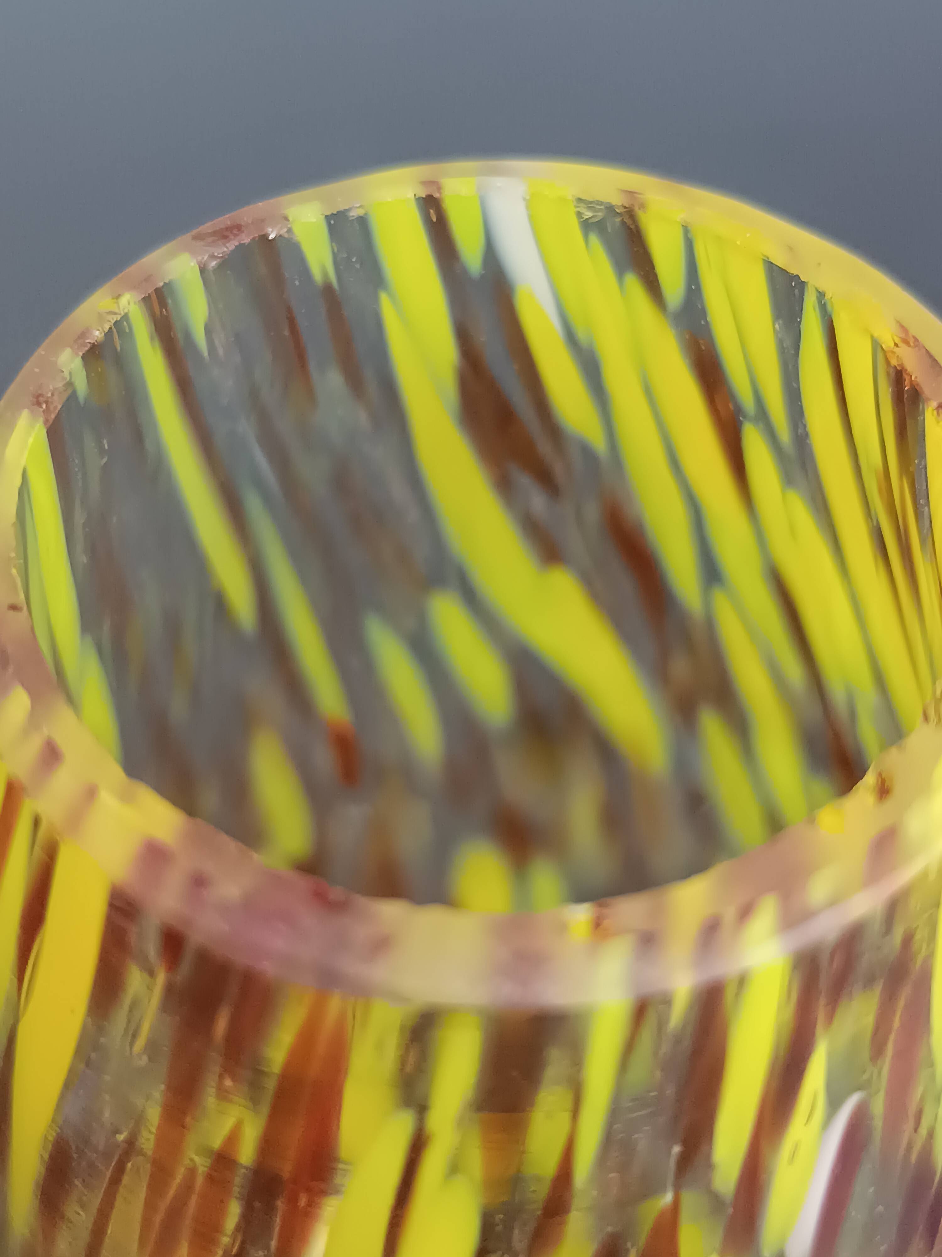 Vase conique verre de Murano moucheté jaune 1970