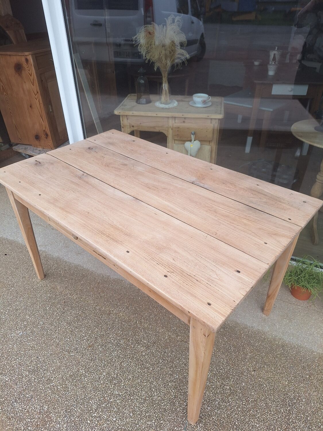 Farm table