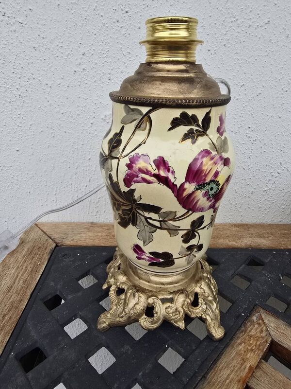 Pied de lampe en porcelaine numéroté