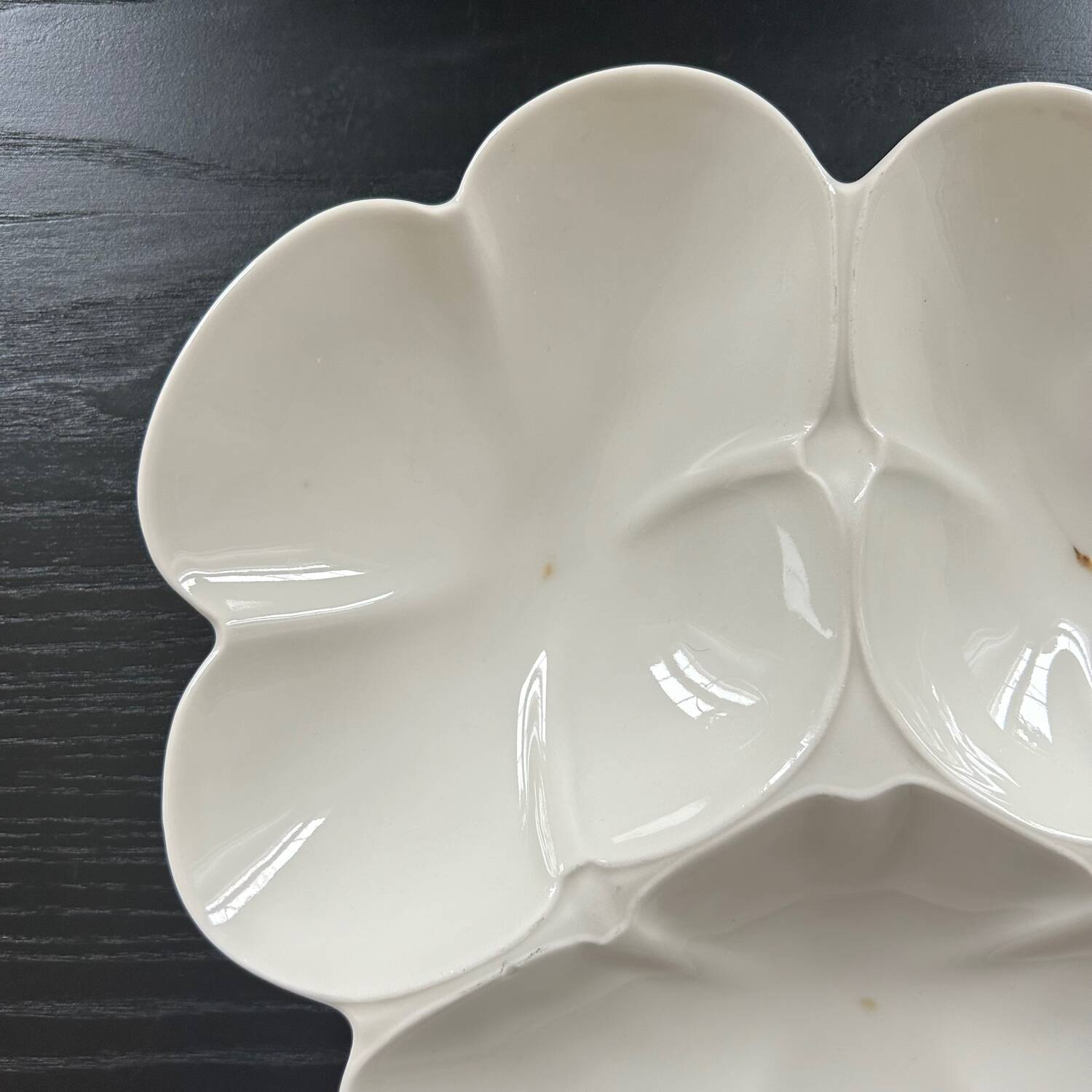 Porcelain serving dish