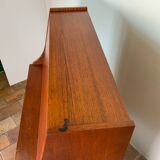 Scandinavian secretary