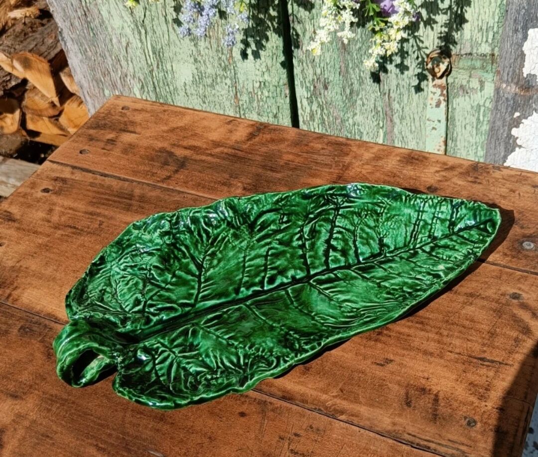 Green leaf slip clay