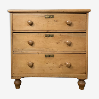 Pine chest of drawers