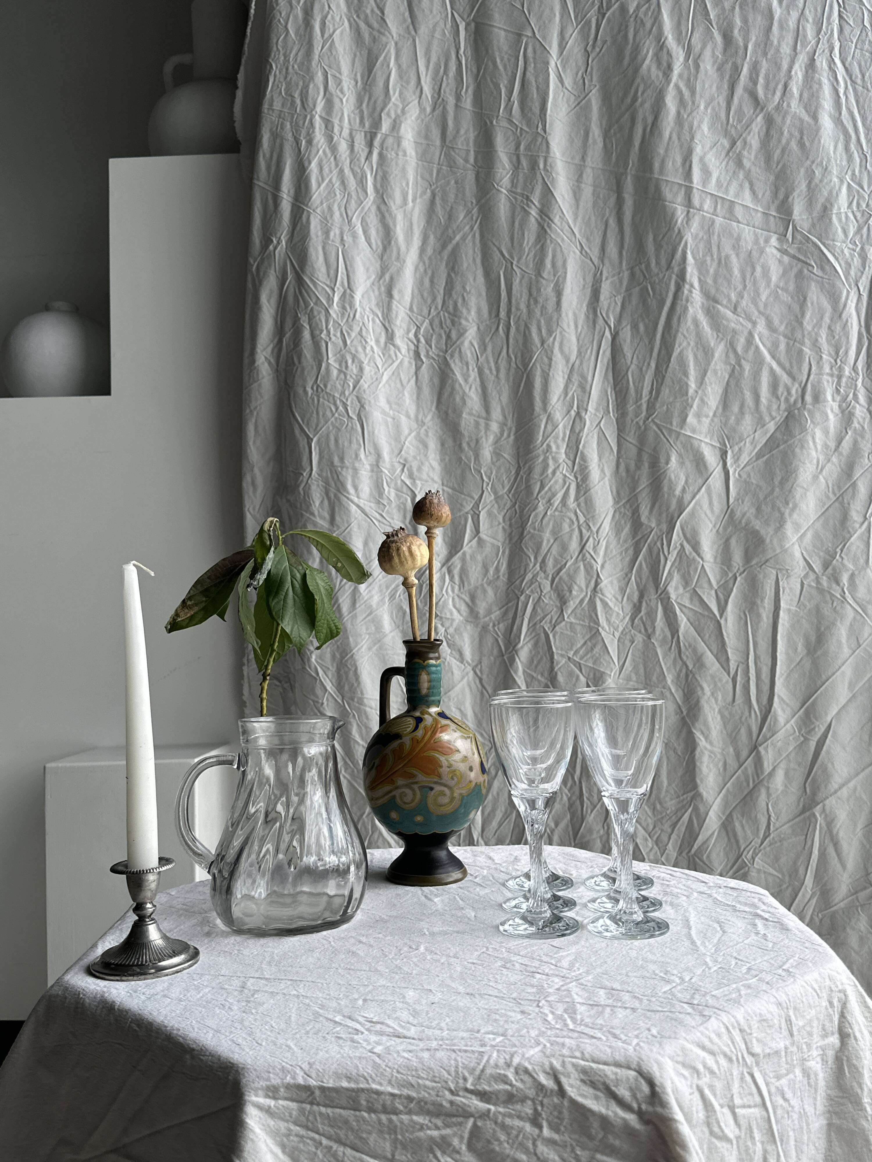 Set of 6 twisted ribbed glass wine glasses