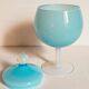 Pot couvert sur pied en opaline de foire vintage