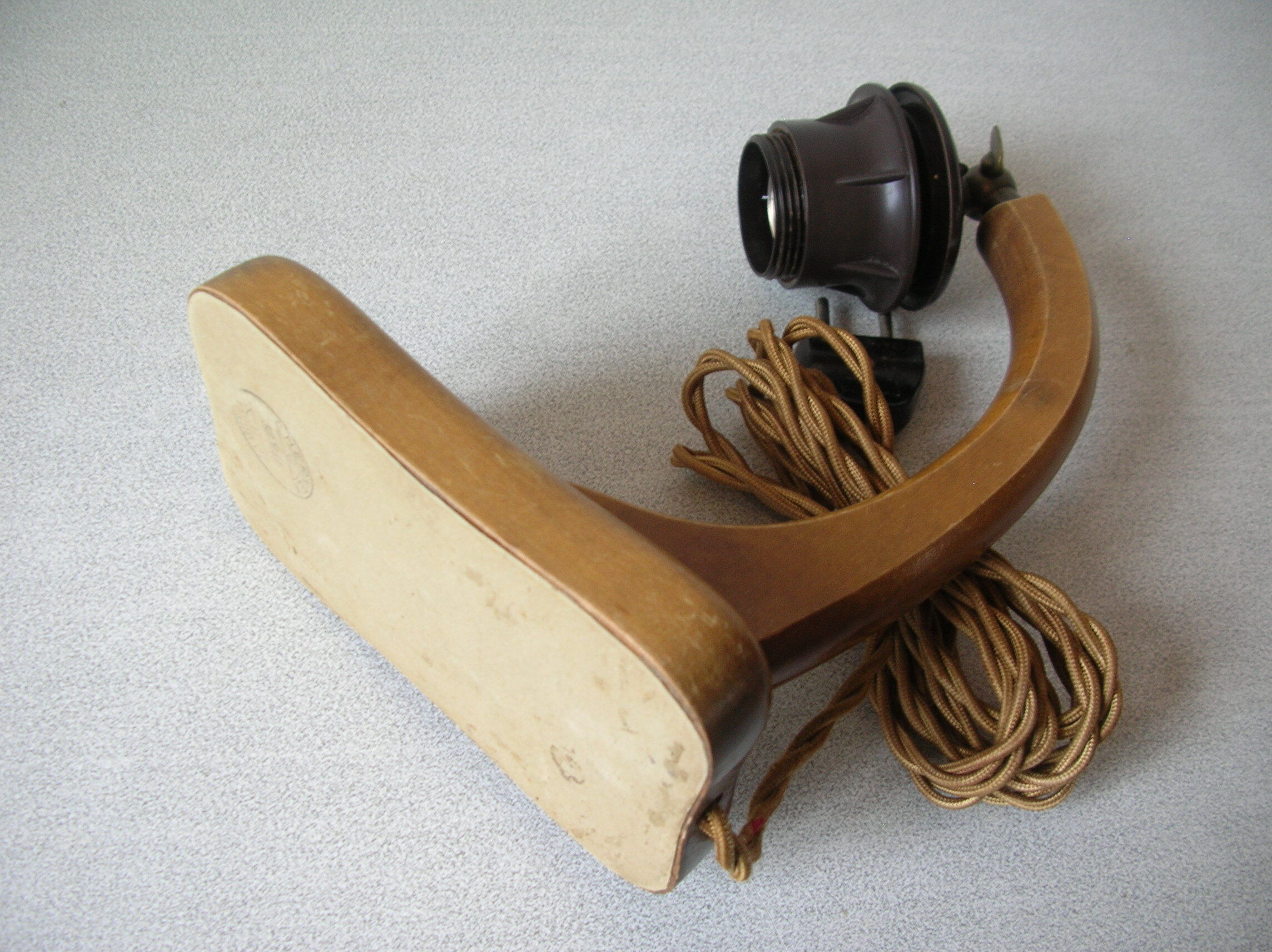 Former Swiss office lamp Chernex wooden and steerable