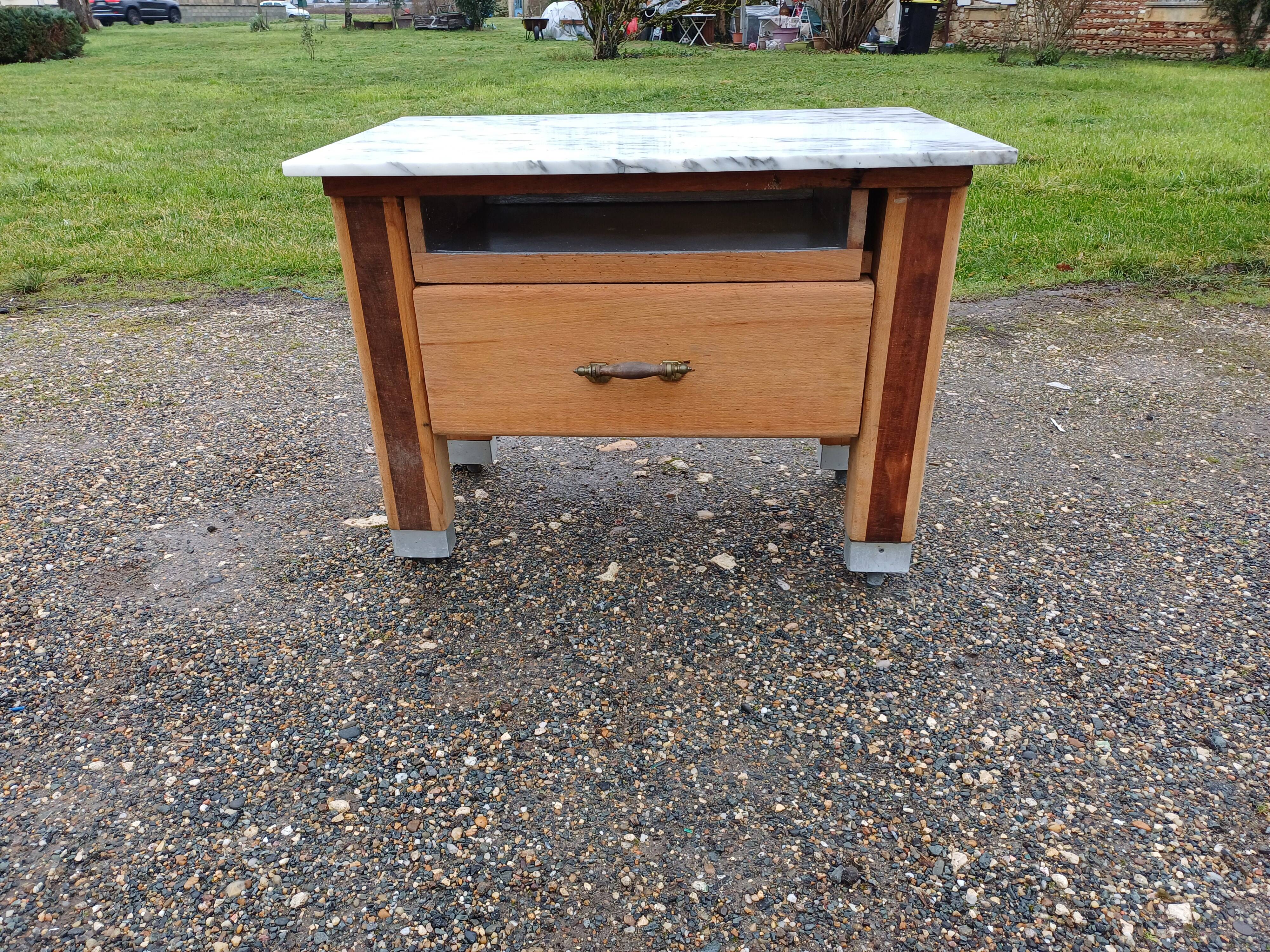 Wood and marble kitchen chopping board