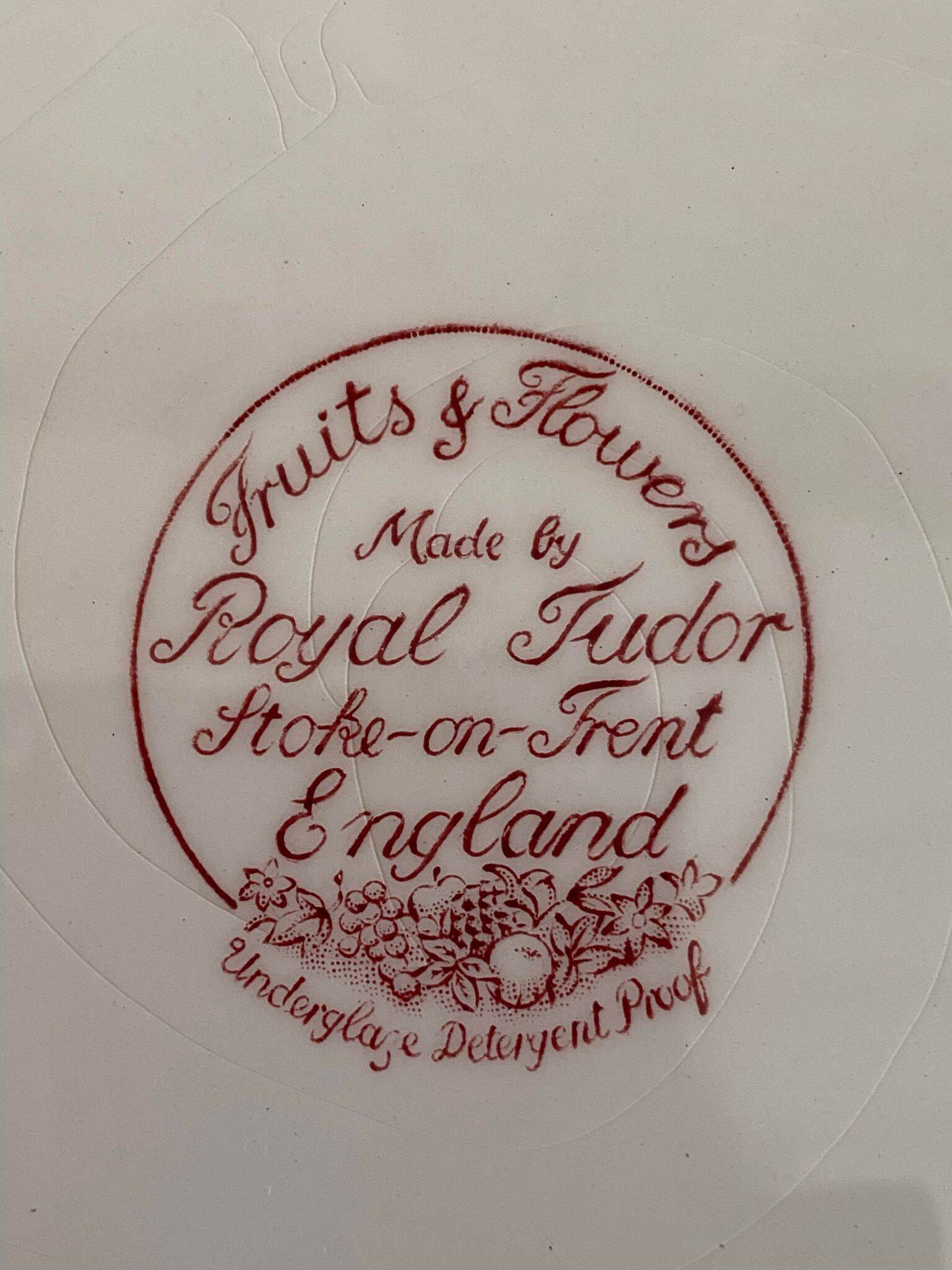 Royal Tudor English earthenware plate with Fruits&Flowers decor