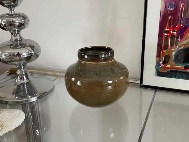 Vase in sandstone Serge Guerrier XX eme century.