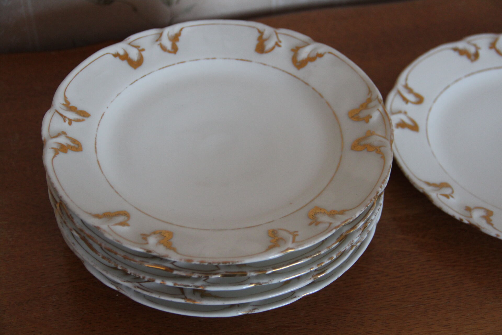 6 dessert plates in white porcelain