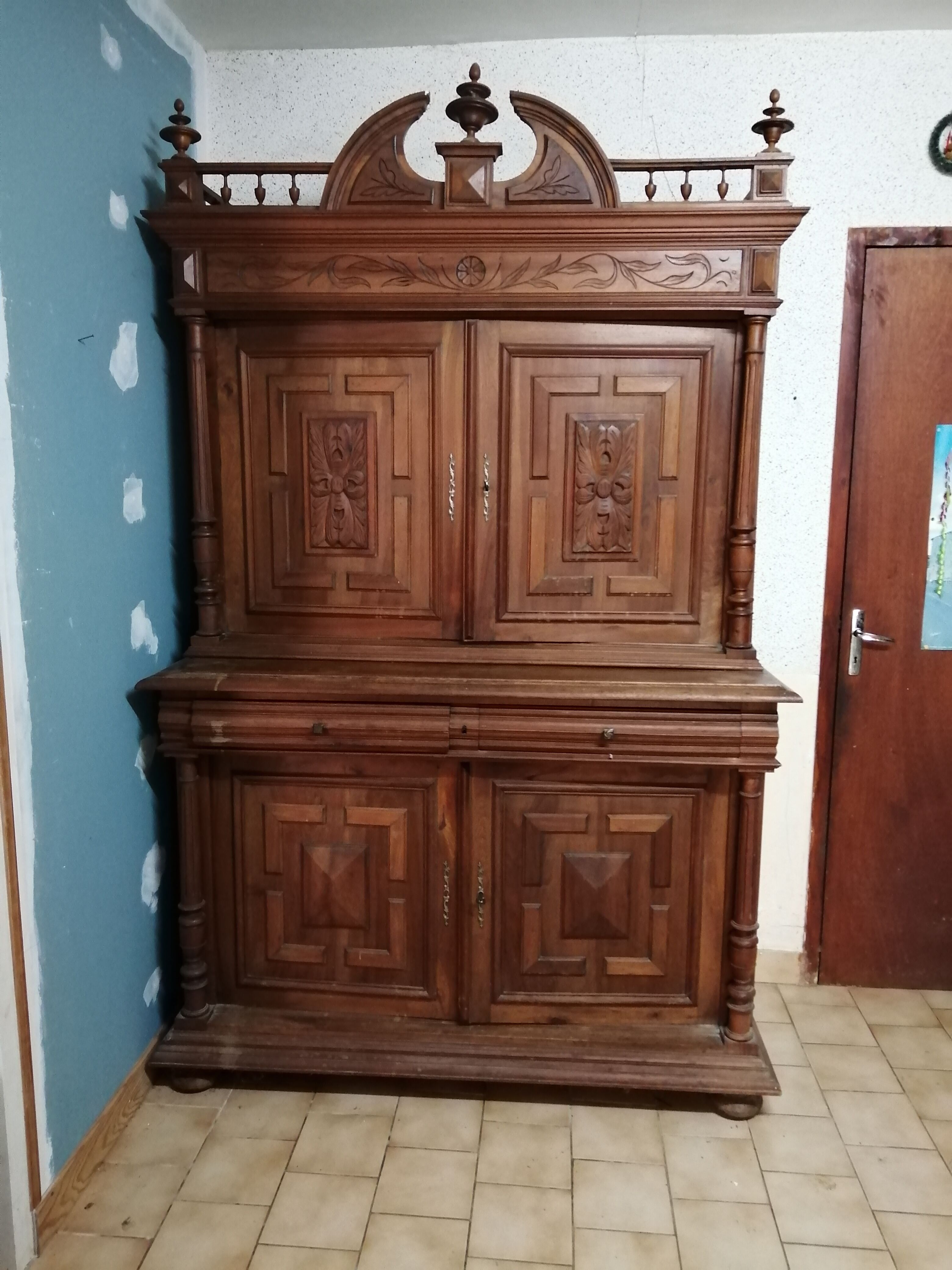 Buffet de Style Henri II 2 Corps