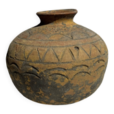 Small round ancient vase in engraved terracotta, Indonesian polychromy H10 D1