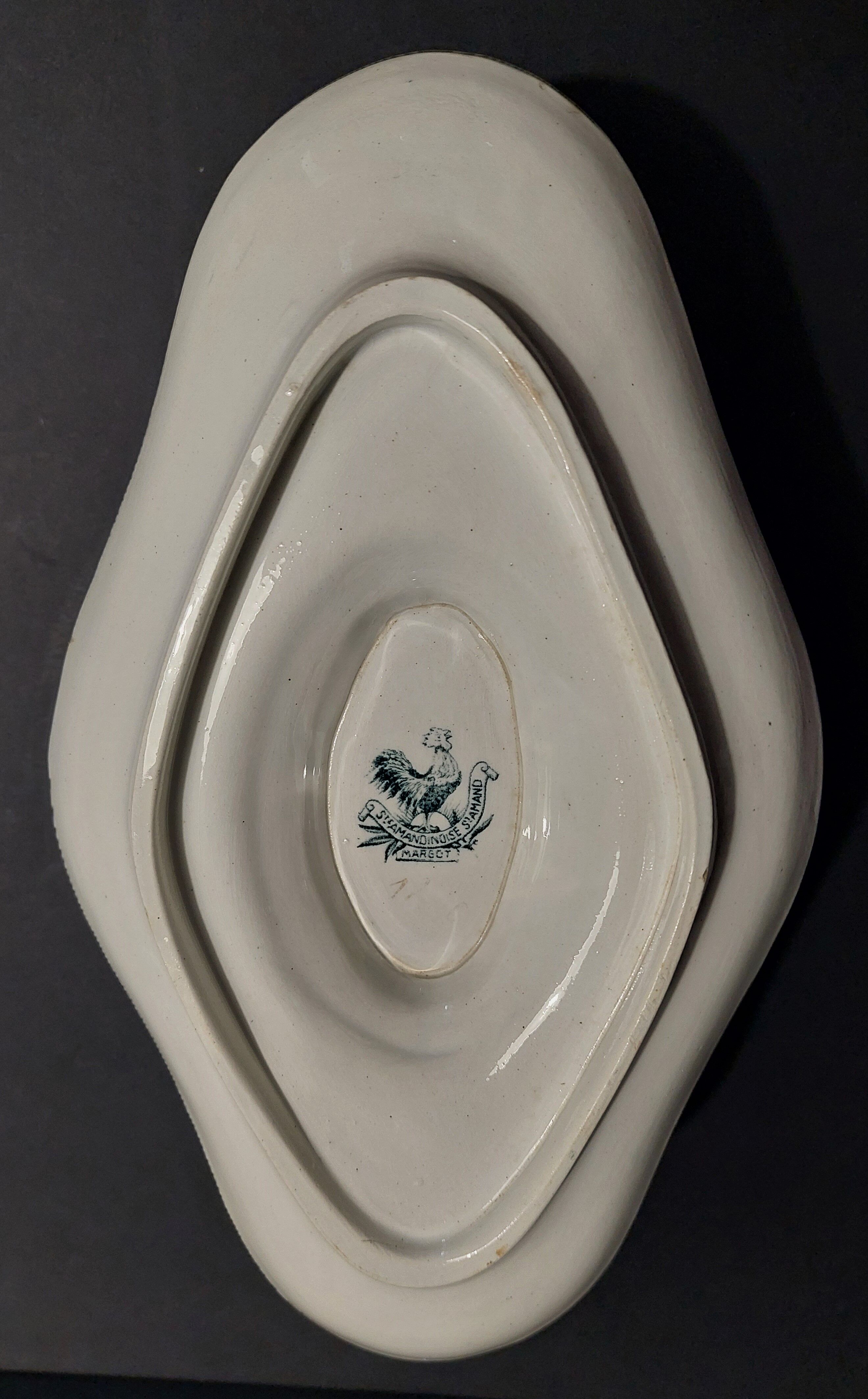 Saucière en faïence de Saint Amand décor Margot