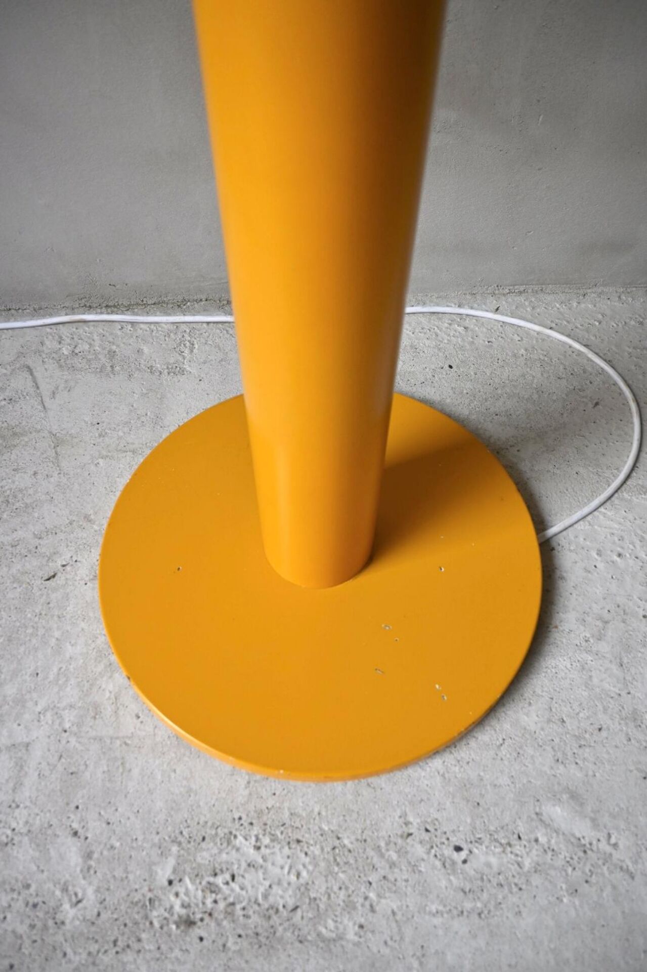 Lampadaire Cuffia par Francesco Buzzi pour Bieffeplast en jaune