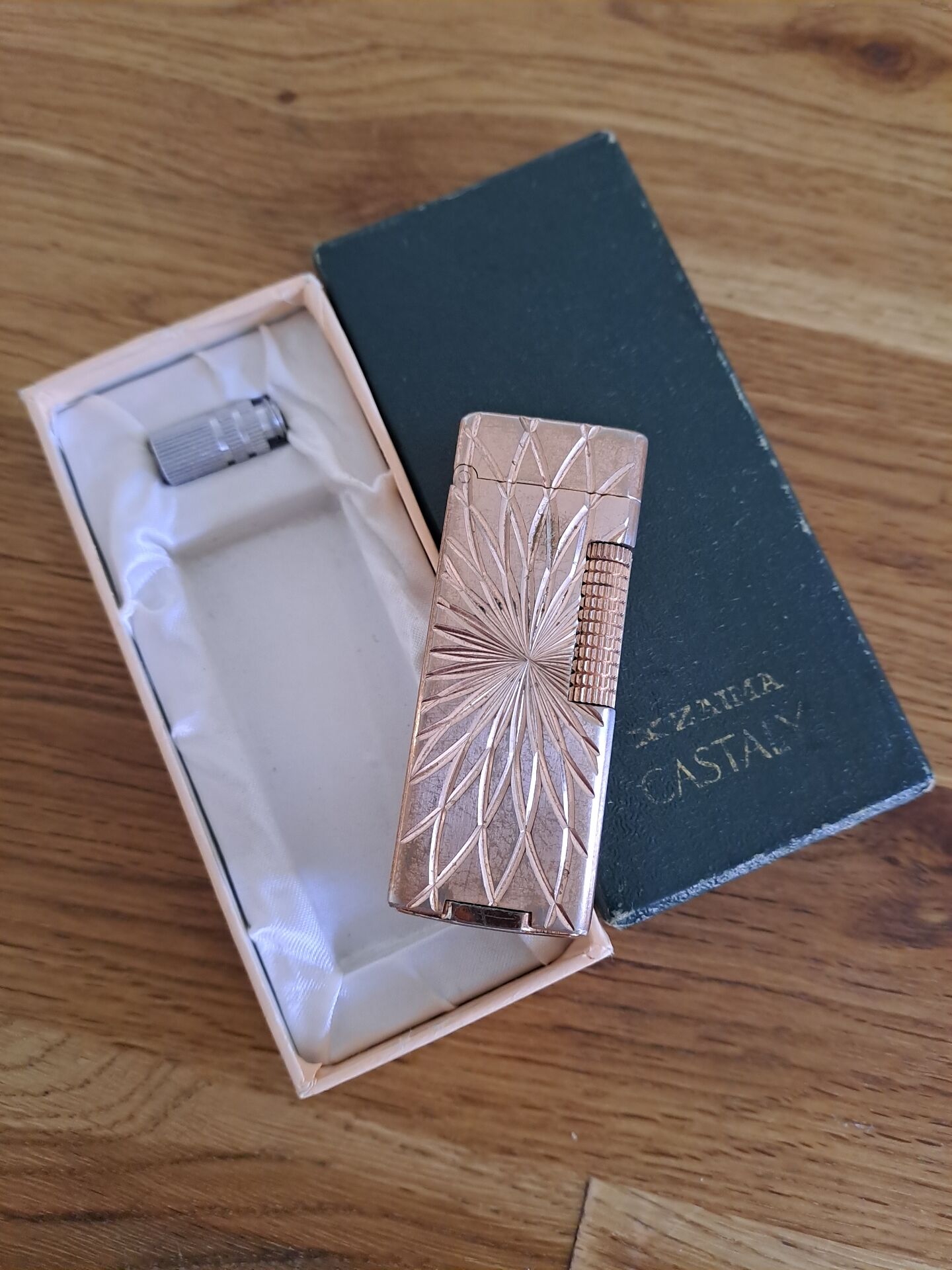 Vintage gas lighter Zaima Castaly – Guilloché gold metal (with box)