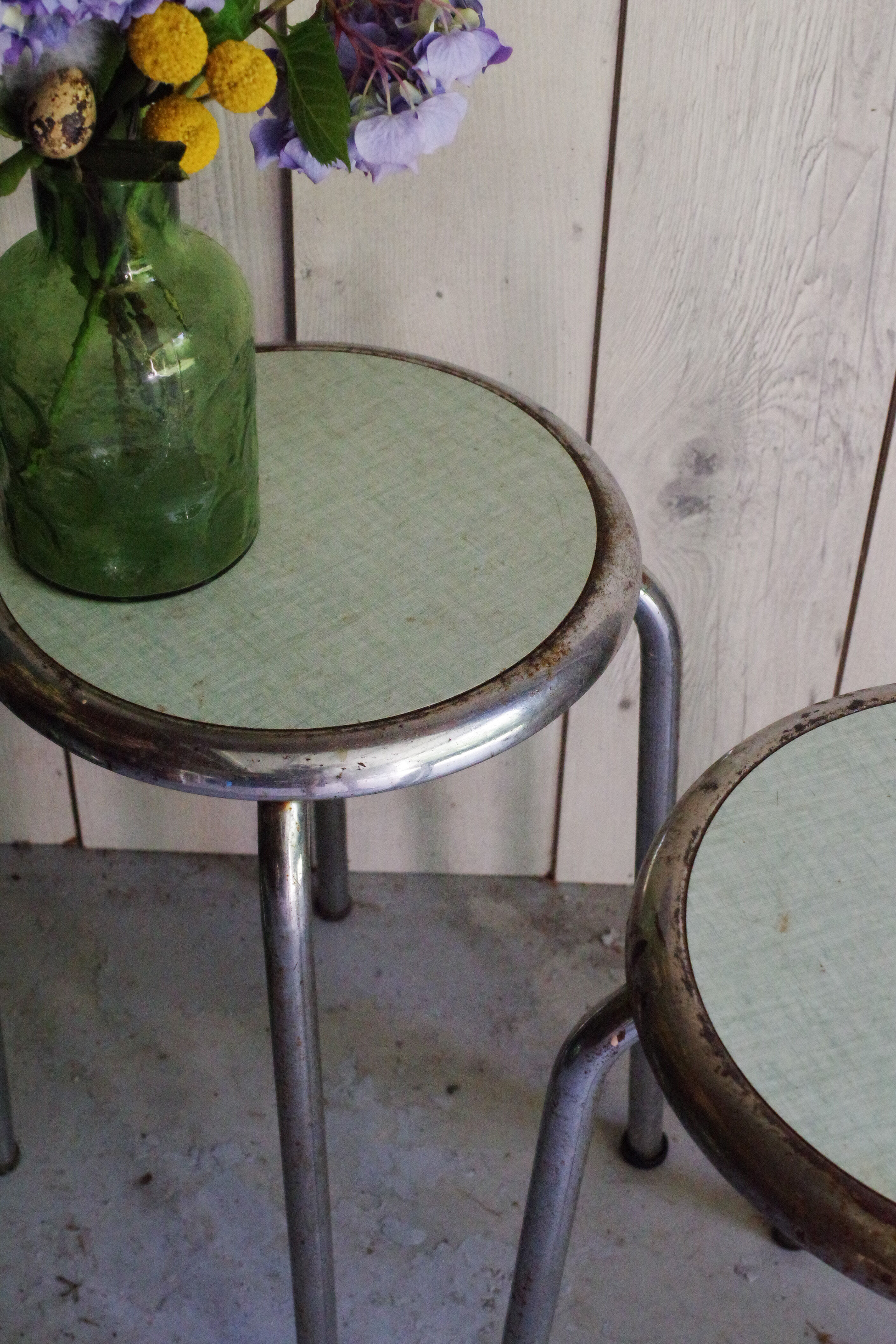 Pair of metal stools and formica 60s