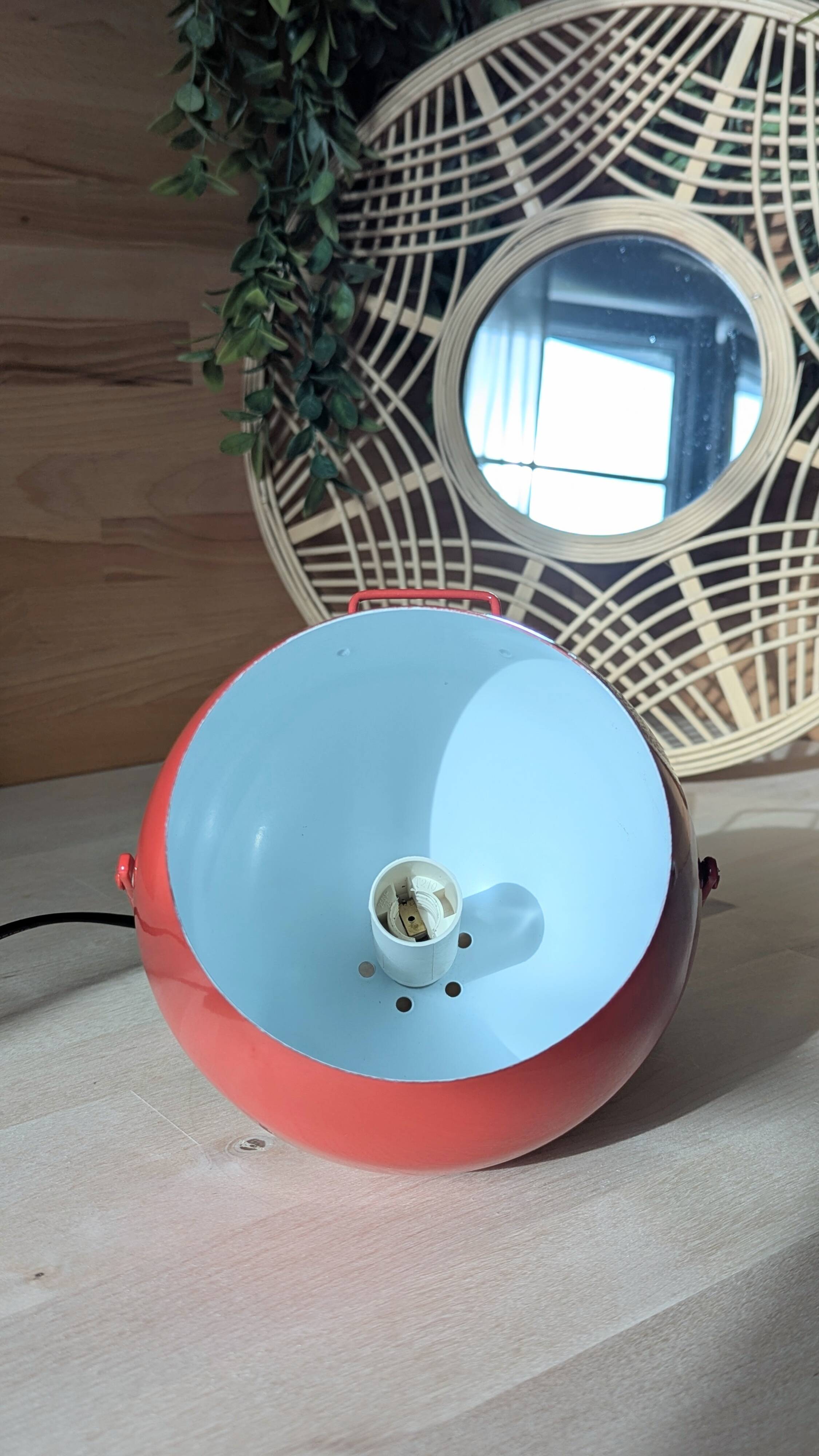 Red Eyeball lamp for placing or hanging