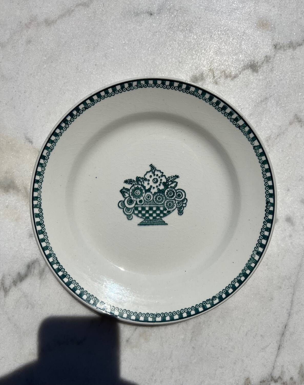 Vintage flat plate in green earthenware Manufacture Saint-Amand 4525 Basket of Flowers