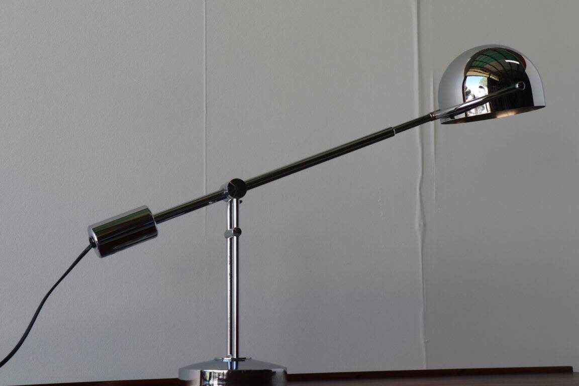 Solere Paris desk lamp with chrome metal pendulum, 1980s