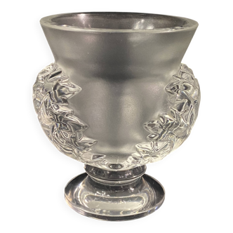 Vase on pedestal with foliage decoration signed LALIQUE Saint-Cloud, possible pair