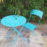 Garden pedestal with chair