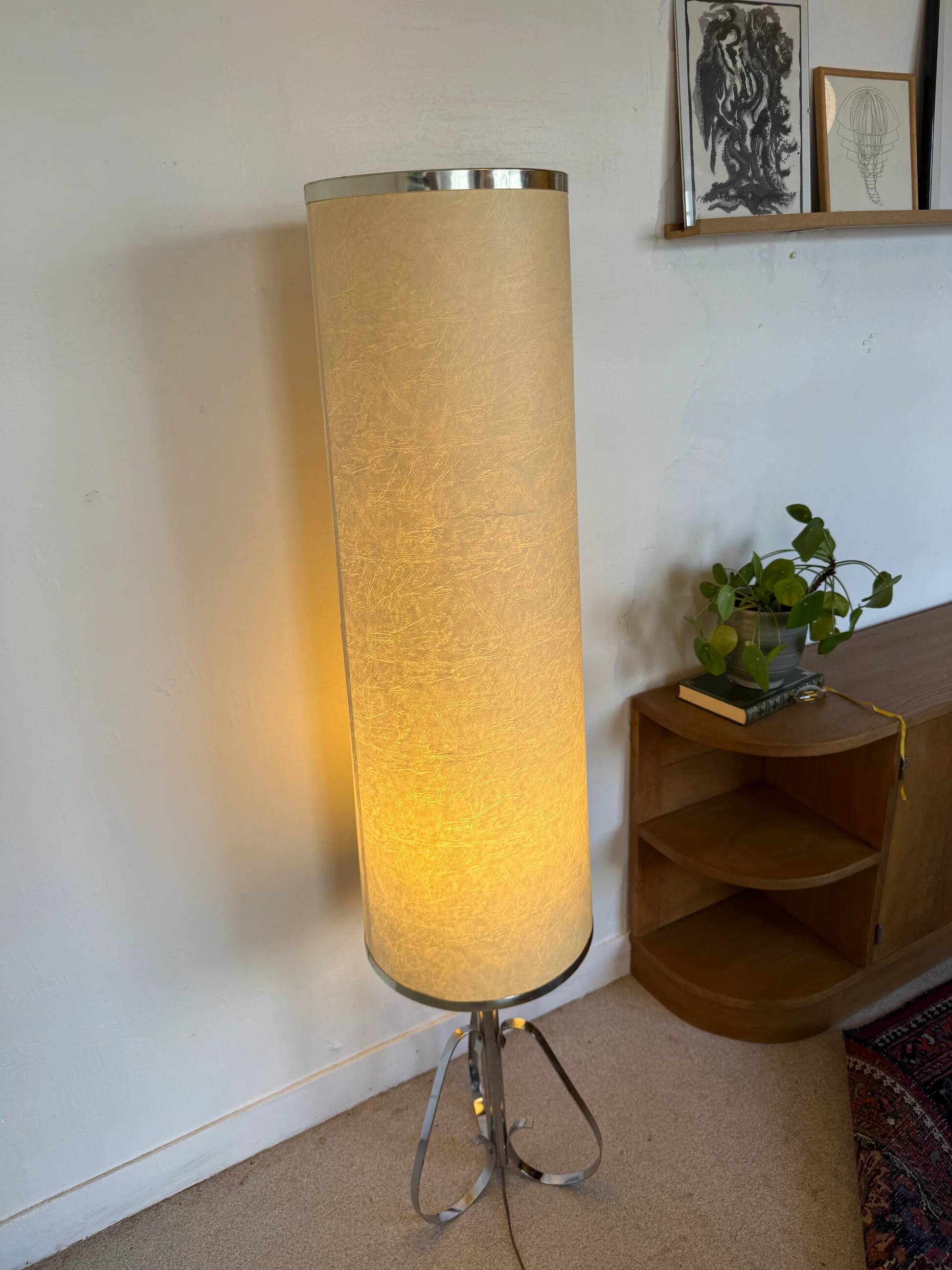 Vintage chrome lamp / floor lamp with its metal-edged shade