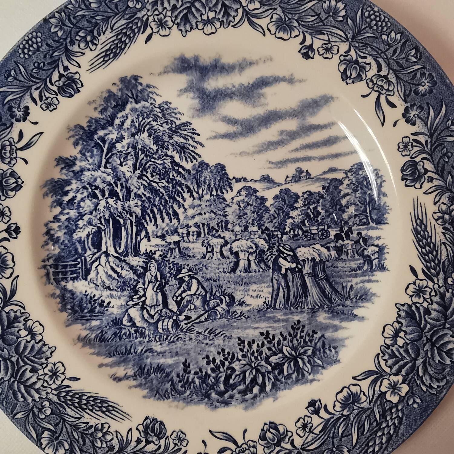 Dinner plate 24 cm Churchill England