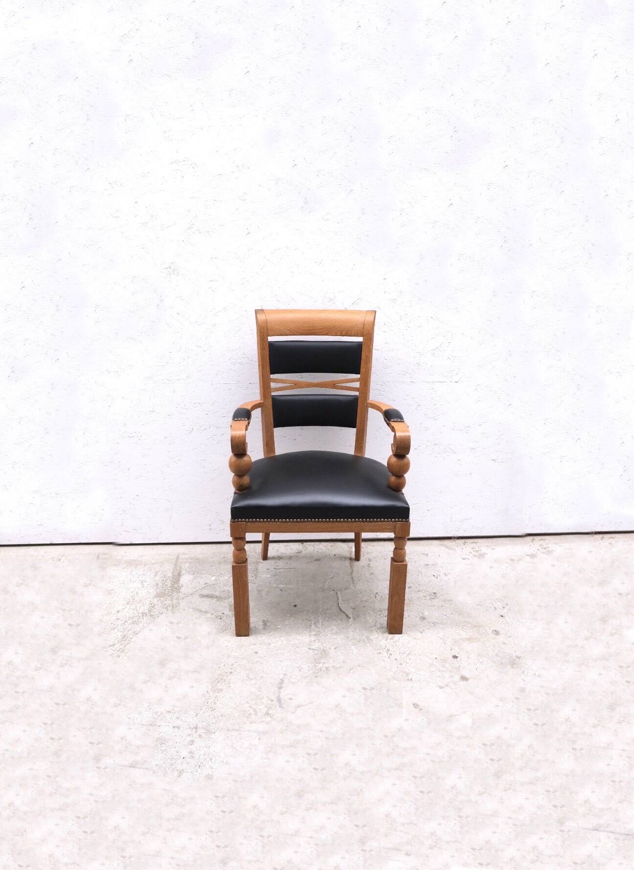 Neo-Basque style armchair by Benjamin GOMEZ in solid oak and leather, 1940