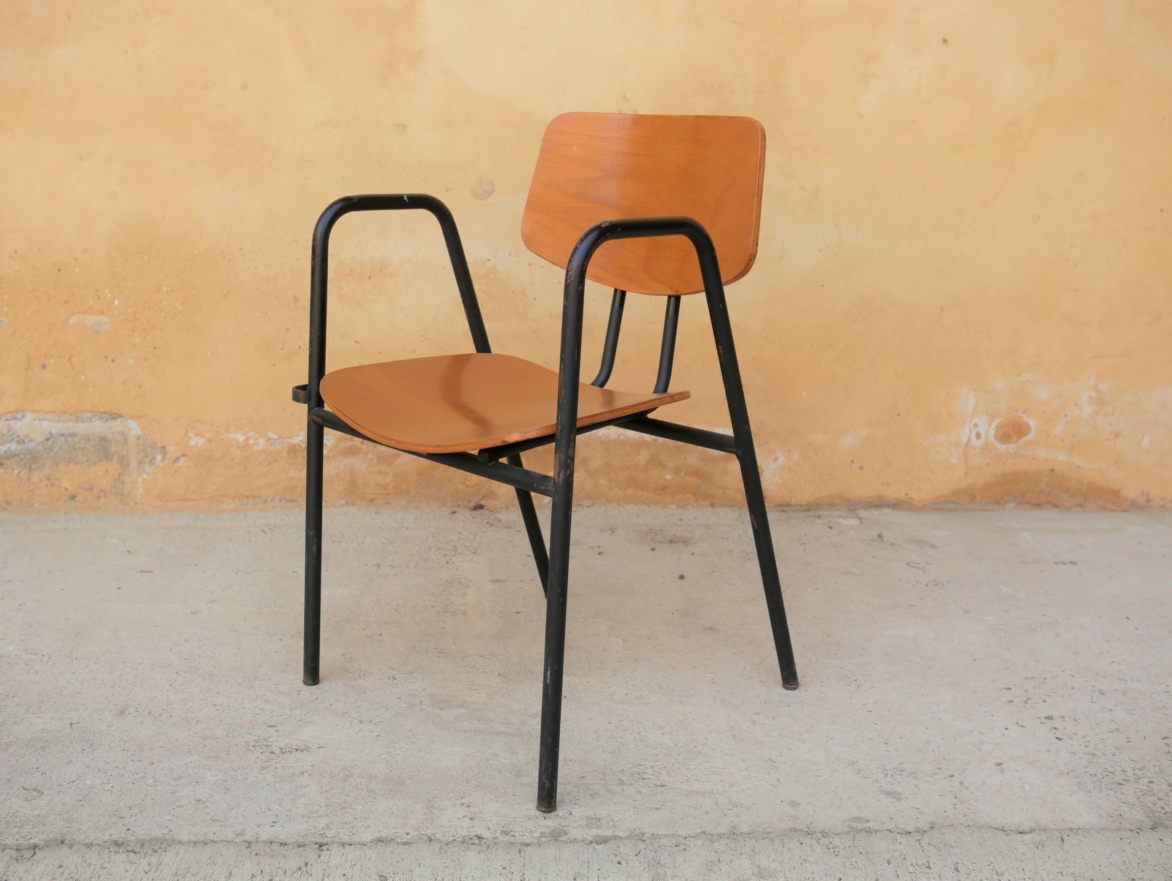 Stella chair "the indislocalable chair"