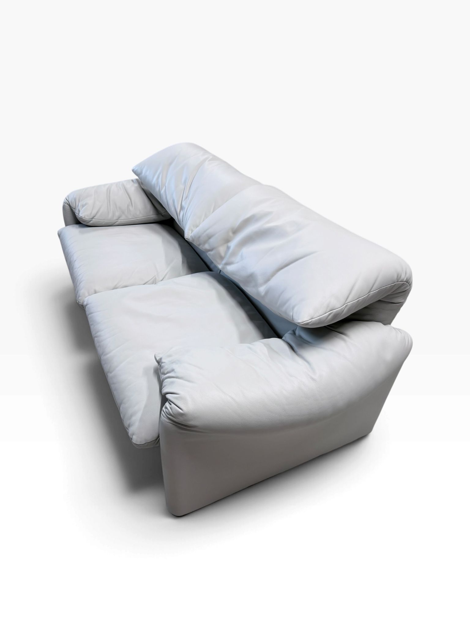 Cassina Maralunga 2-Seater Sofa by Vico Magistretti in Grey