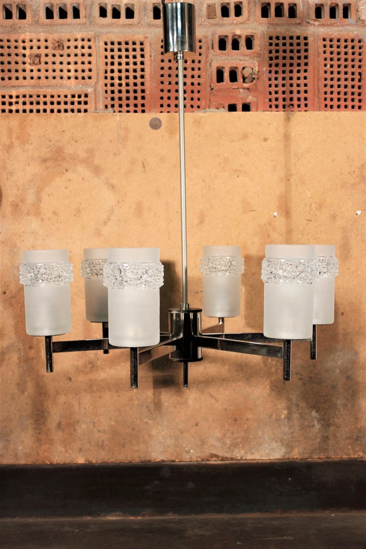 Space age chandelier with 6 lights in chrome and moulded glass by Hillebrand Lighting, 1960s.