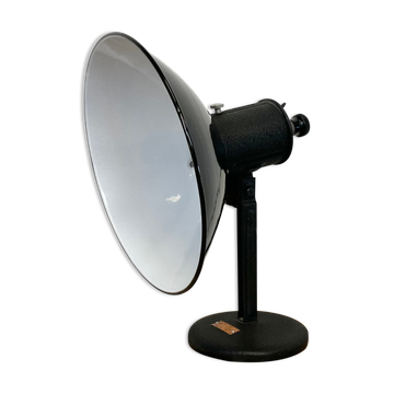 Lampe de table en émail noir industriel, années 1950