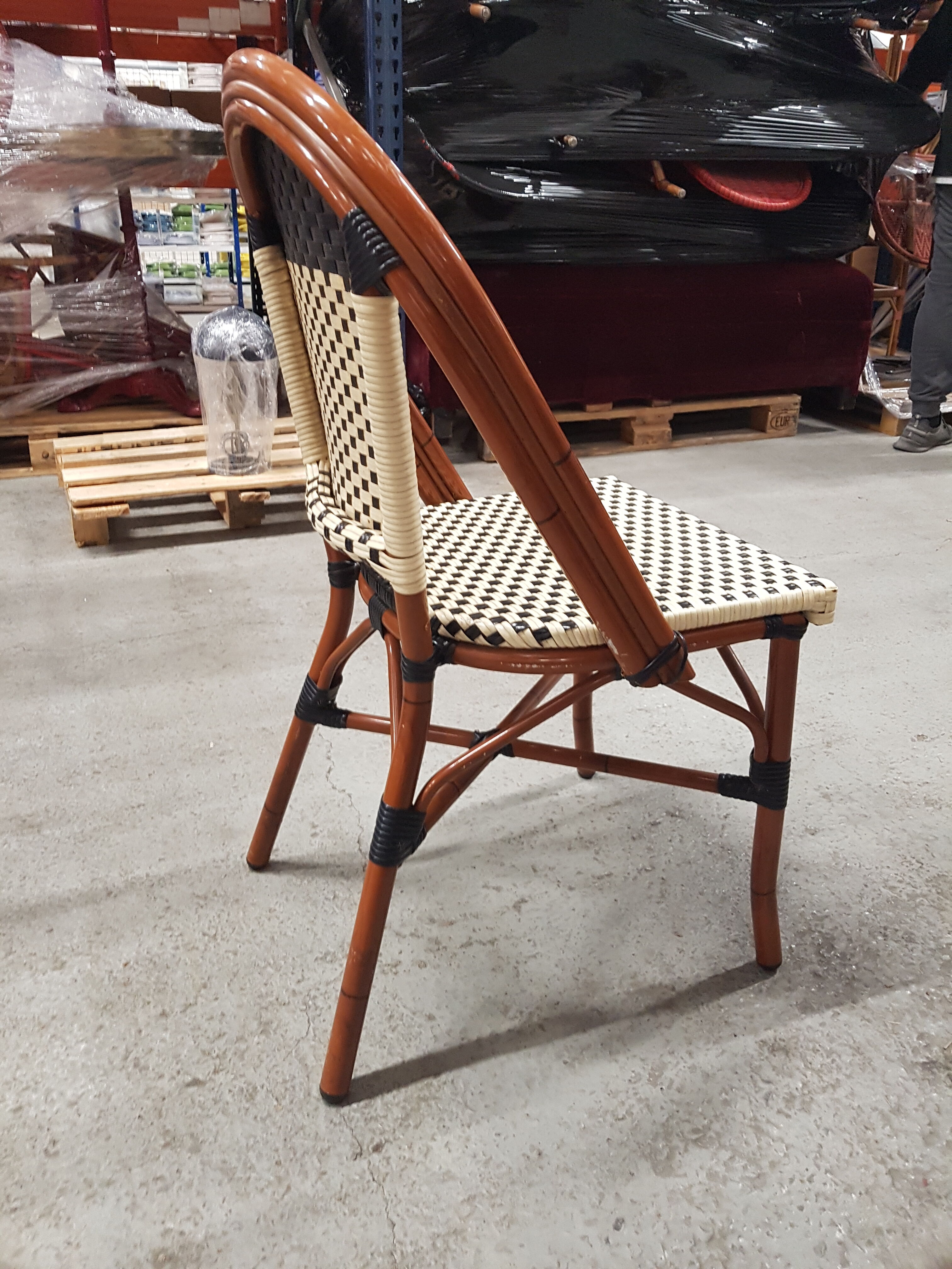 White/black bistro chair