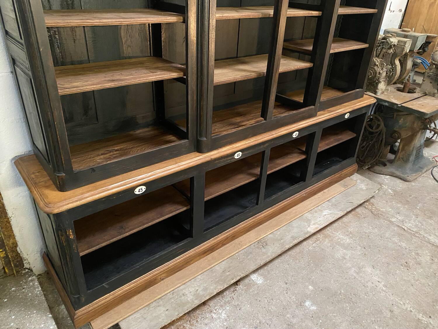 Pharmacy trade furniture