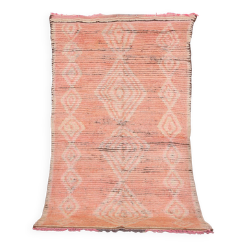 Tapis marocain vintage en laine rose
