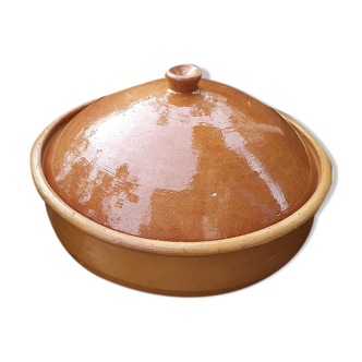 Large earthen pot