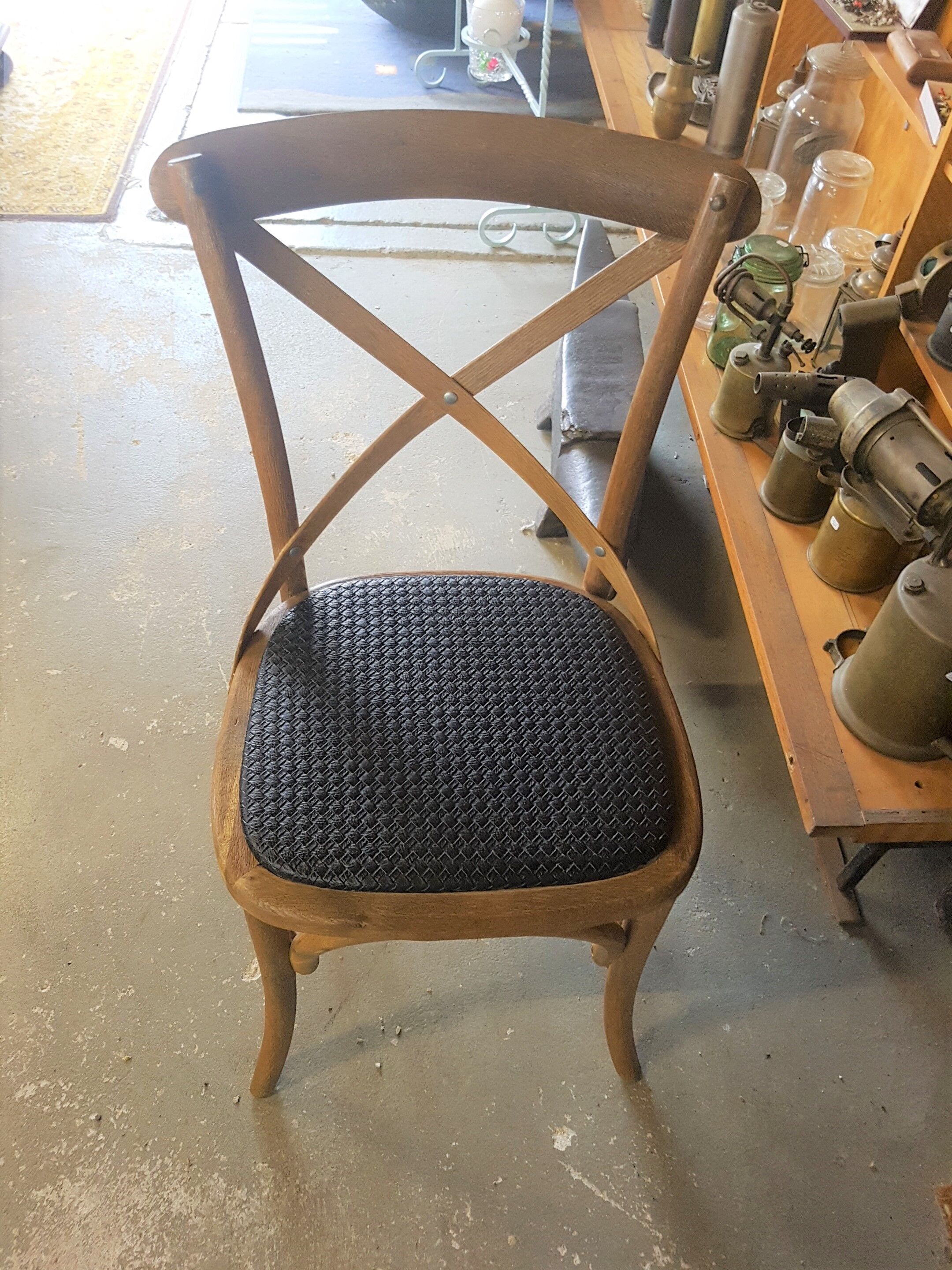 Lot of 6 bistro chairs in oak
