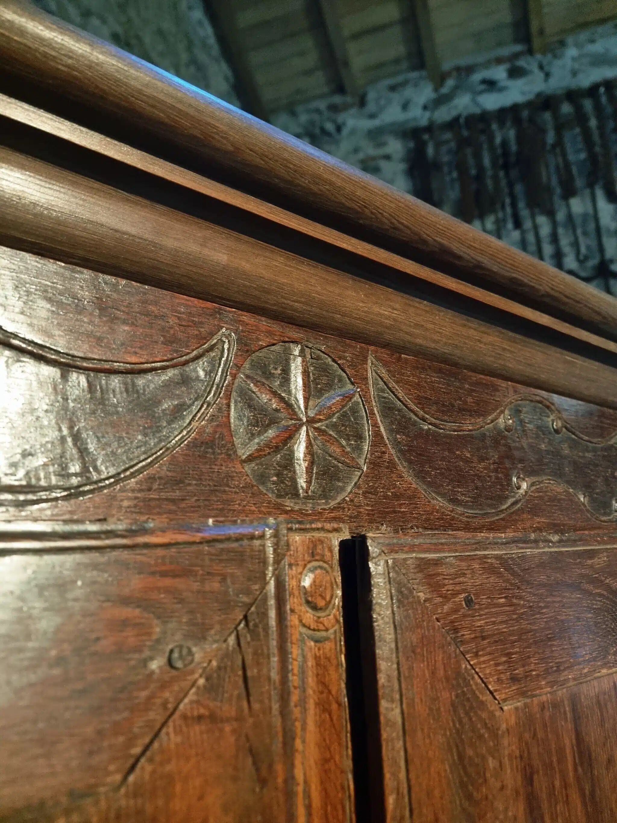 French oak armoire, late 17th - early 18th century, Louis XIV provincial style with hand-carved rosettes