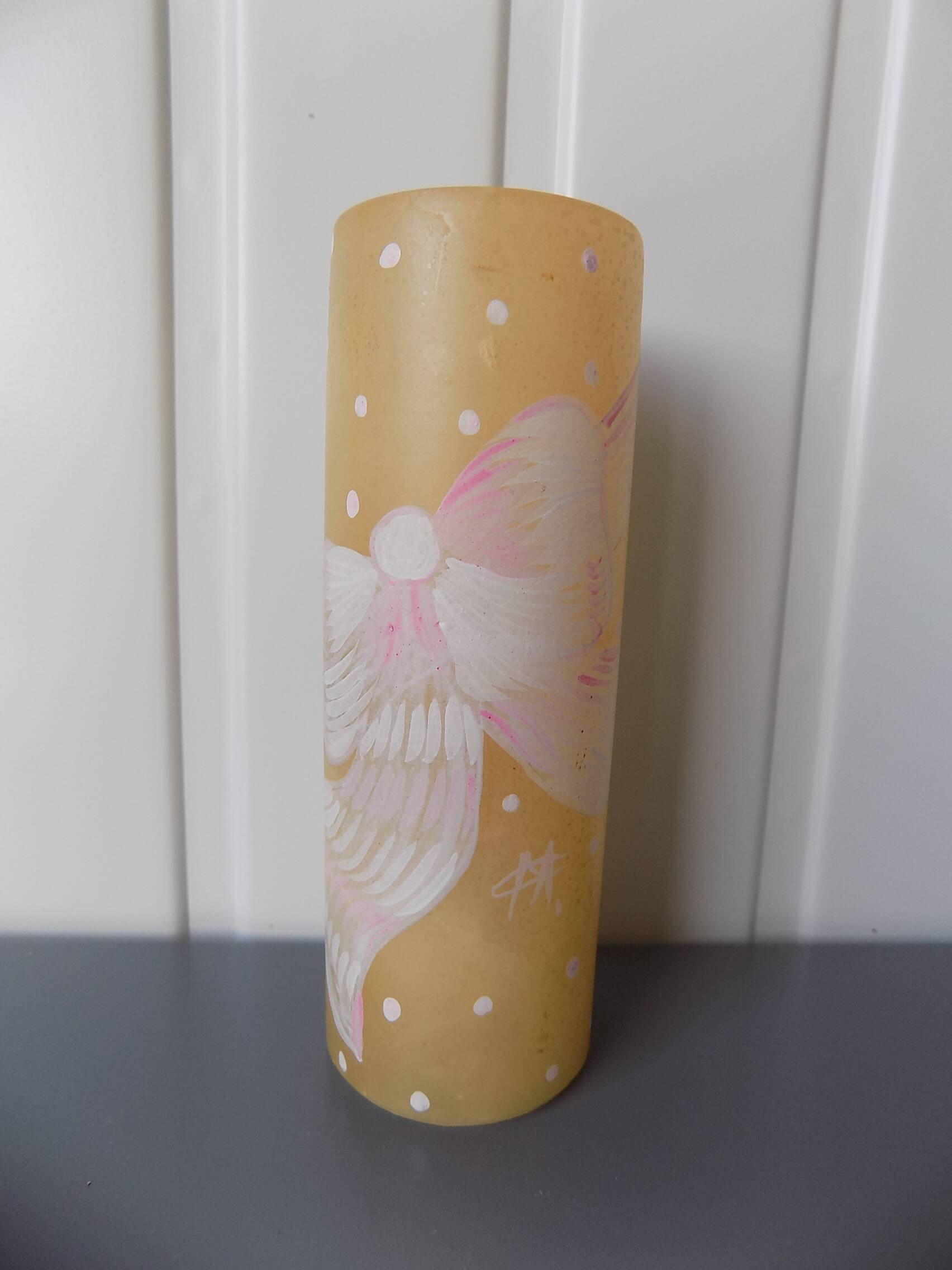 Marble vase with signature (14cm)