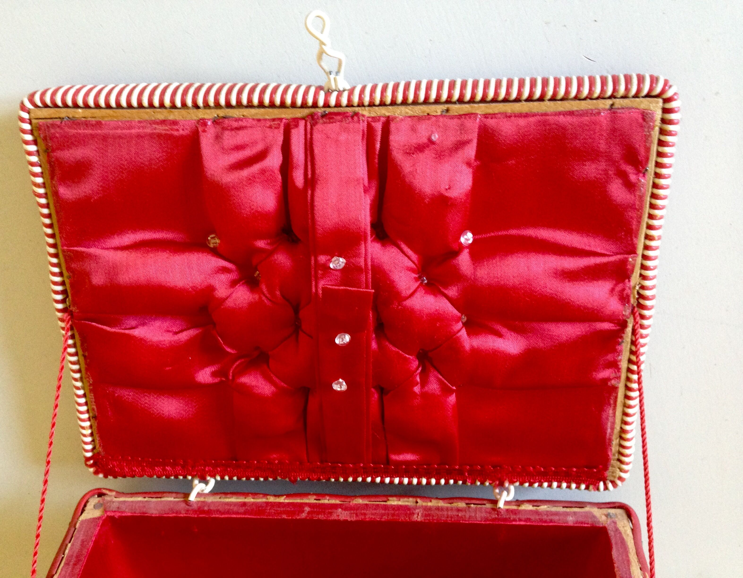 Basket wicker and scoubidou circa 1950