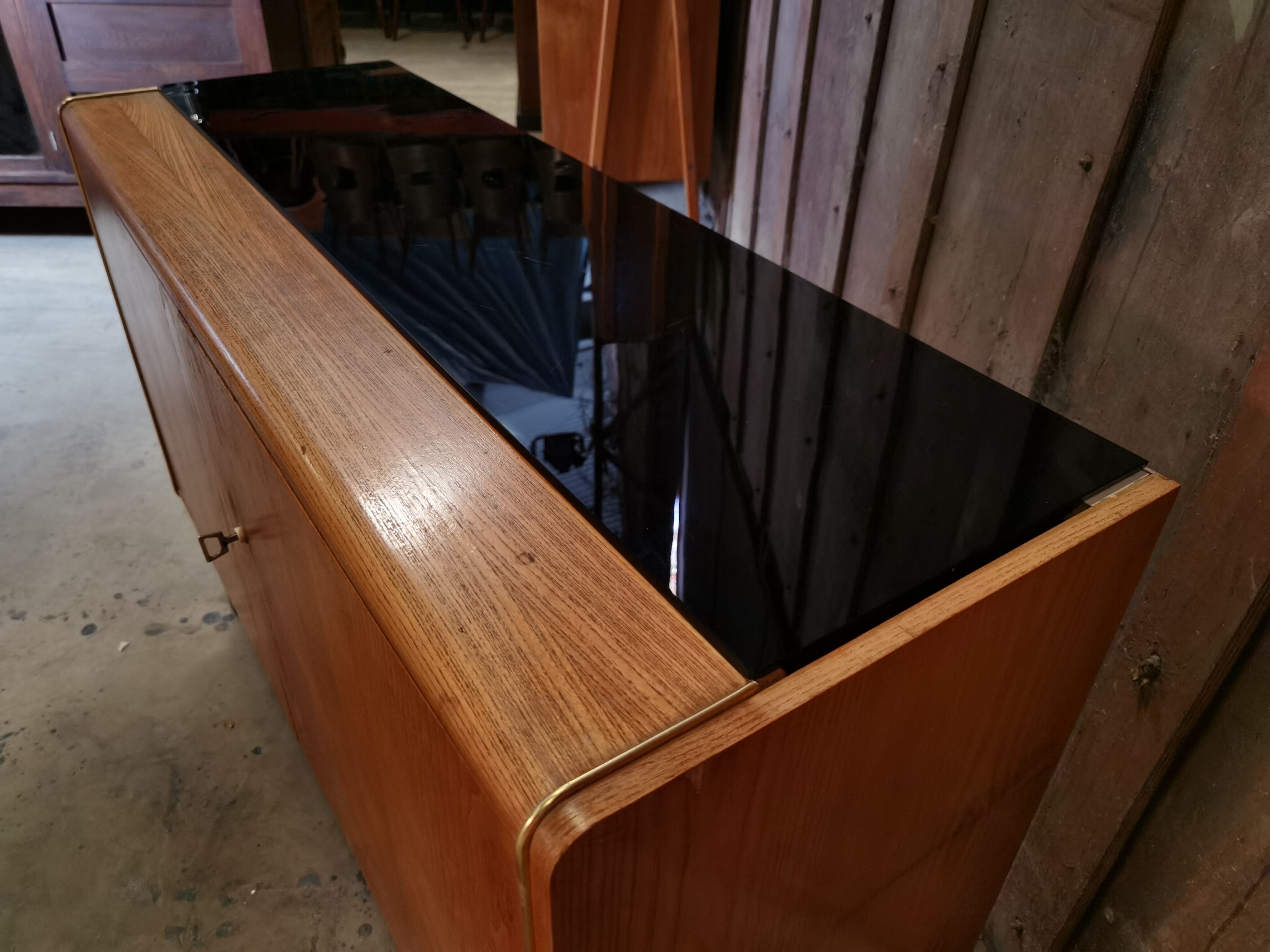 Buffet down by B. Landsman and H. Nepo-itek for Jitona Sobslav