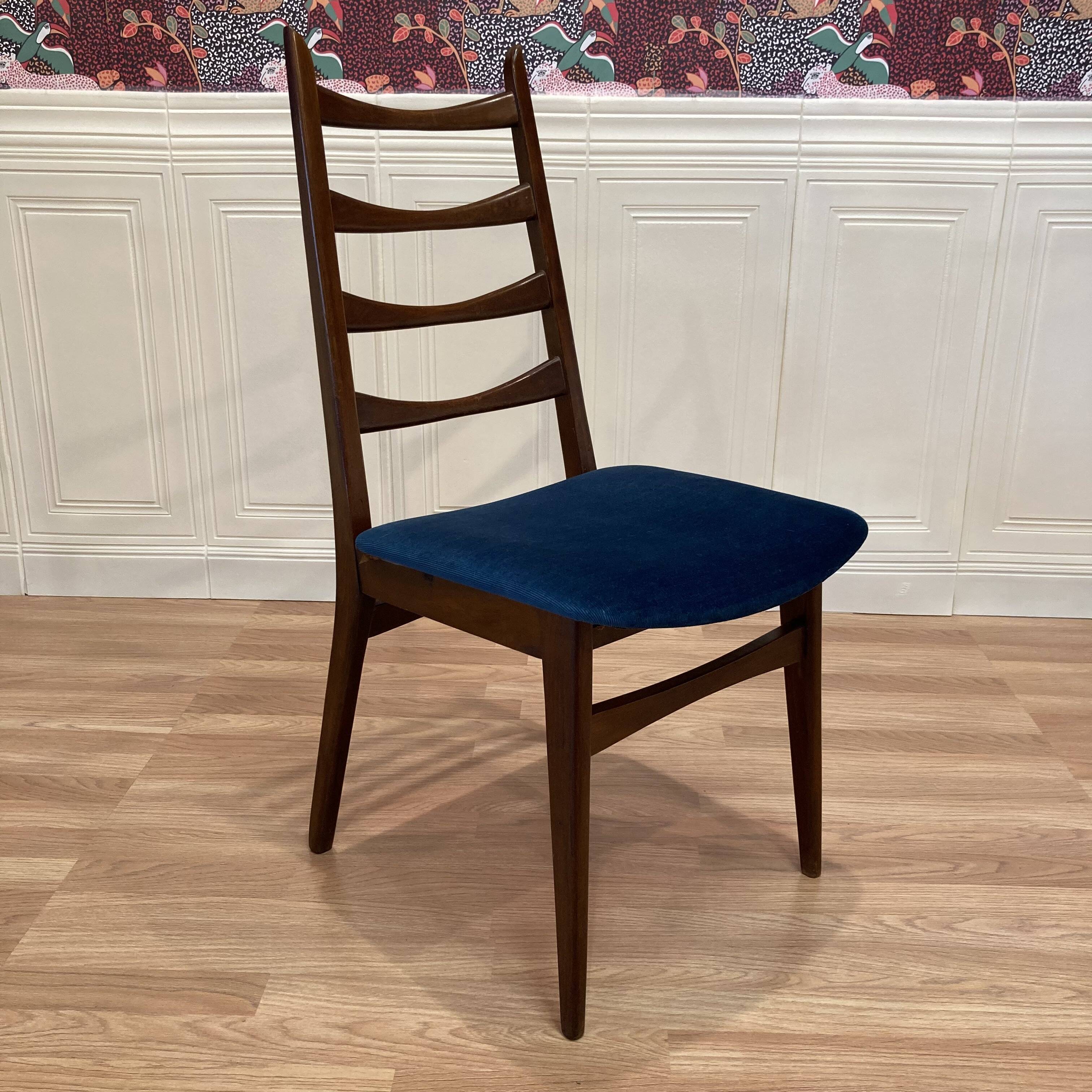 Suite de 3 chaises "design scandinave".
