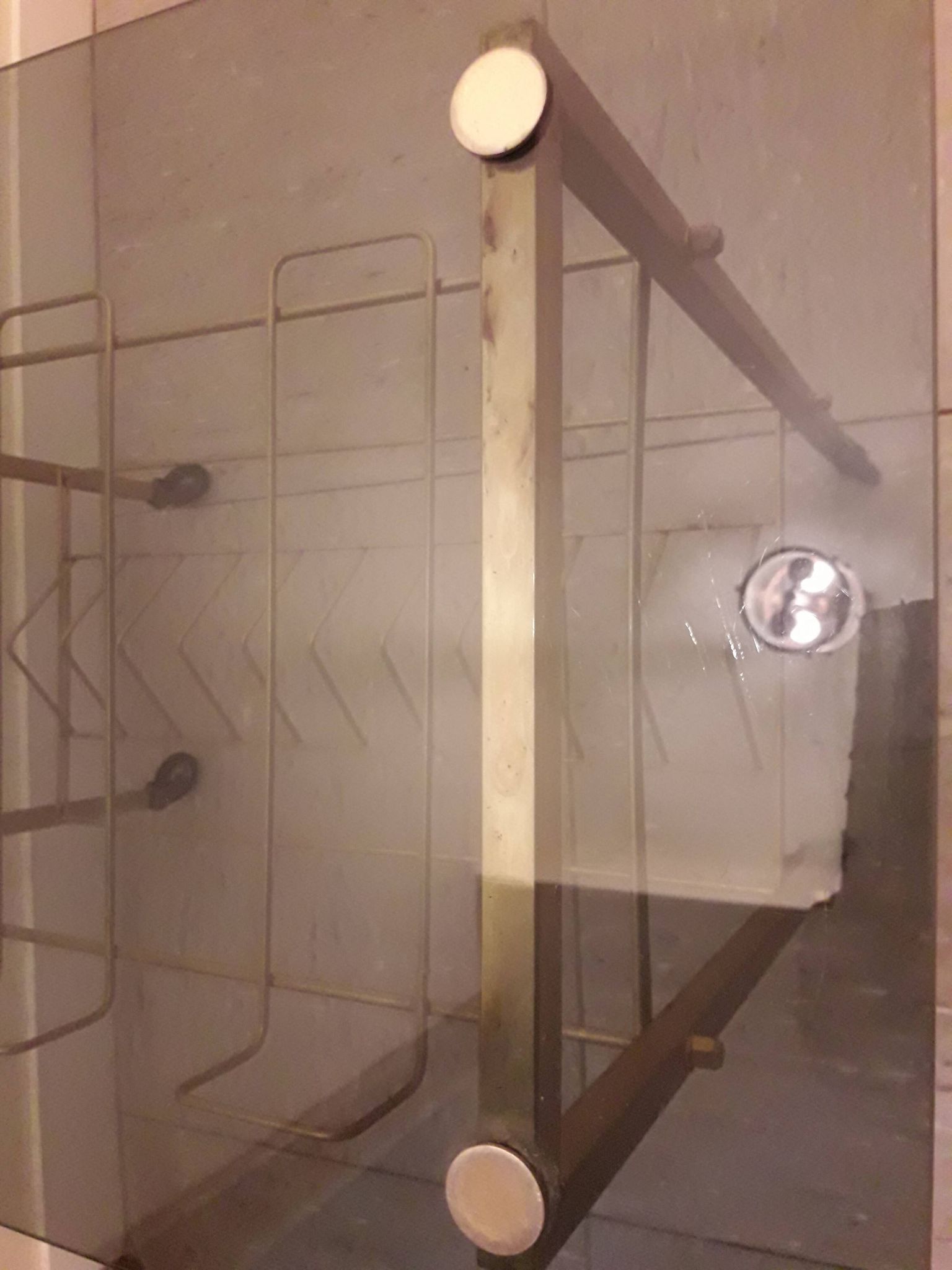 Table d'appoint pour tourne disque verre fumé et métal doré 70's