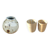 Lot vase and pair of stoneware cups
