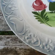 Shallow dish St Amand pattern "peasant with a basket"
