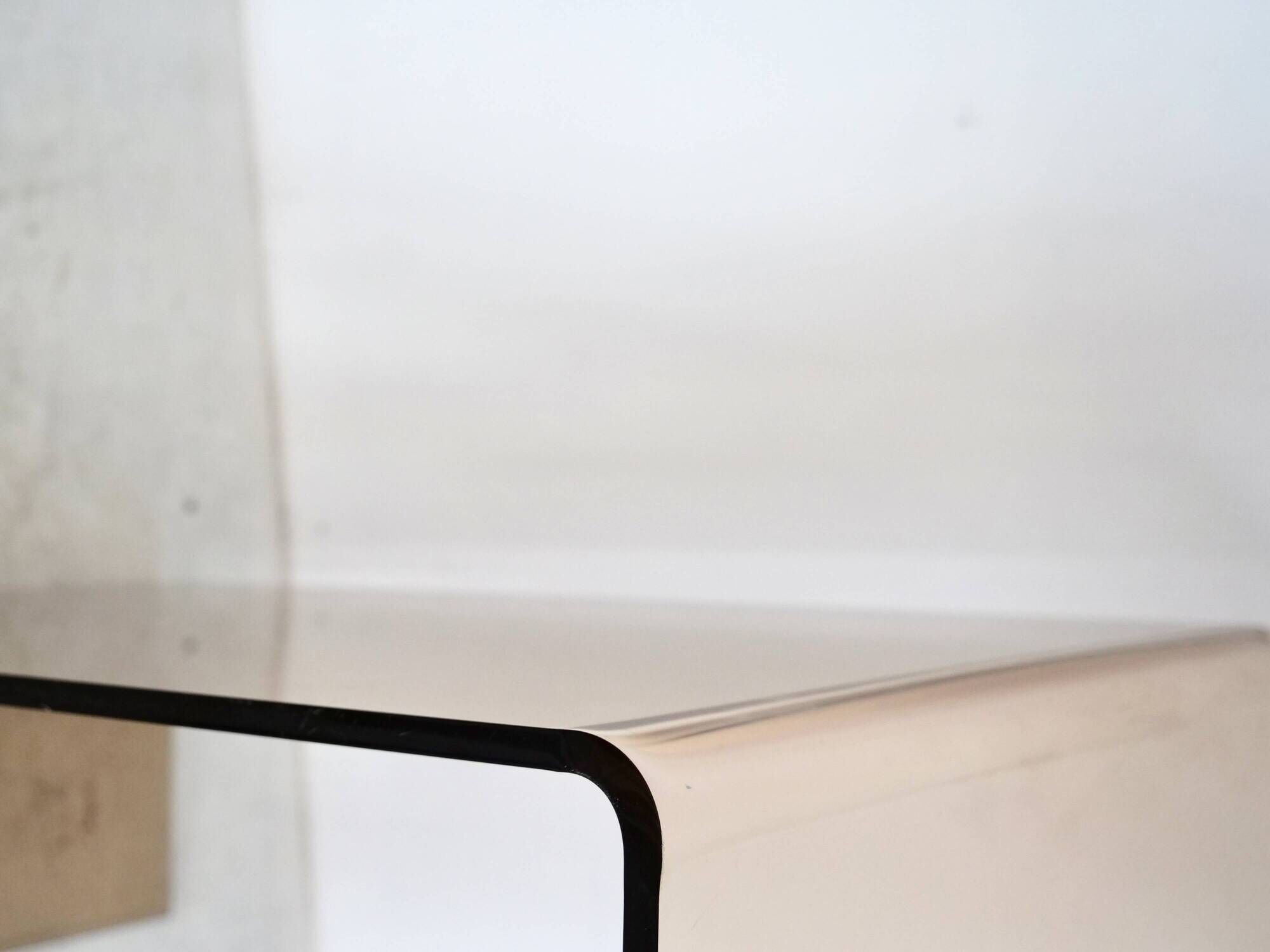 table basse plexiglas fumé Design années 1970