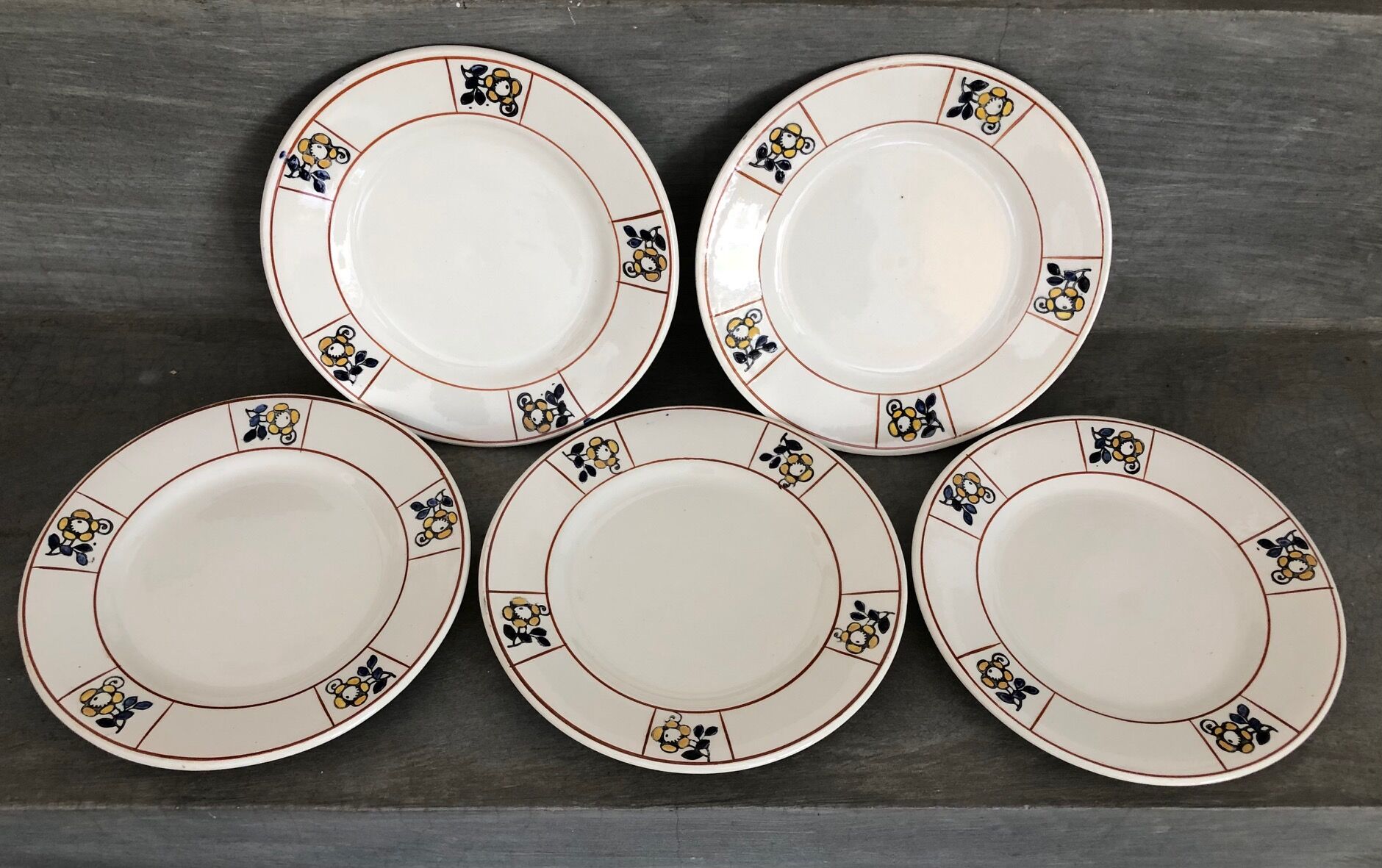 5 Terre de Fer dessert plates Salins Charbonnier